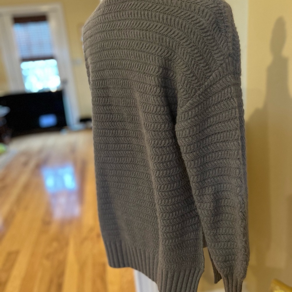 NWT Women’s Hand Woven Gray Sweater with Lace V-Neck - Picture 12 of 14